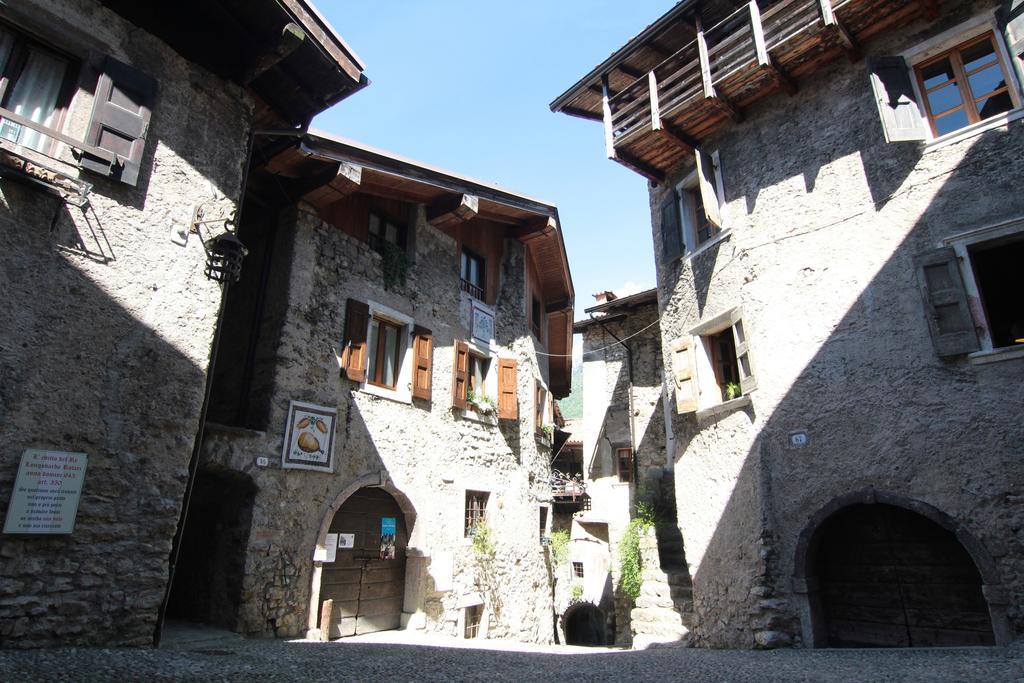 La Piazzetta Di Canale B&B Tenno Luaran gambar
