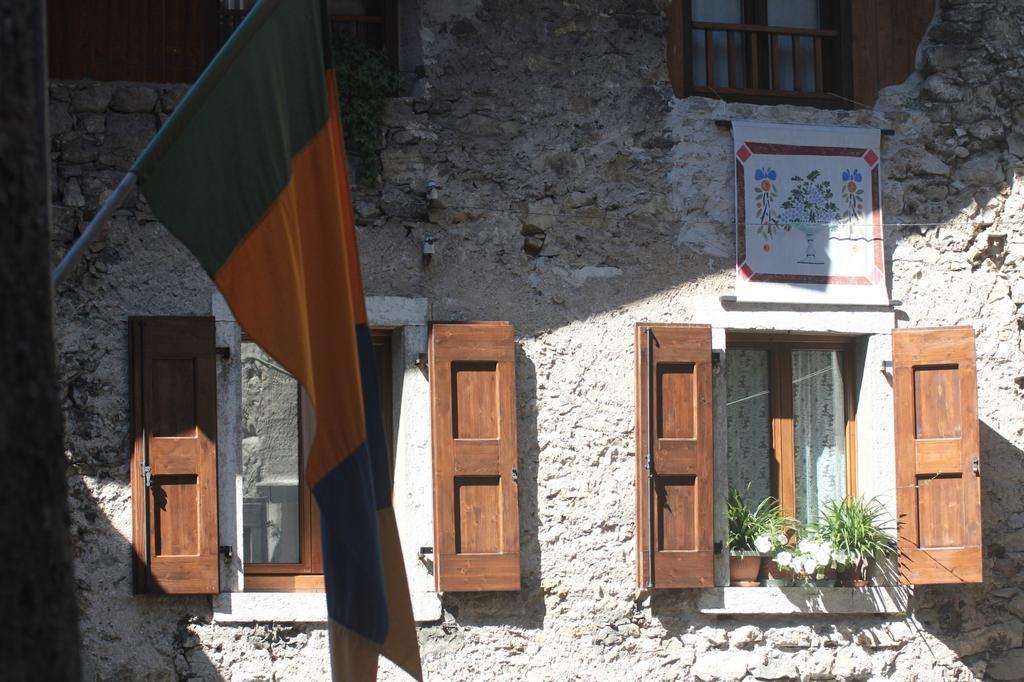 La Piazzetta Di Canale B&B Tenno Luaran gambar